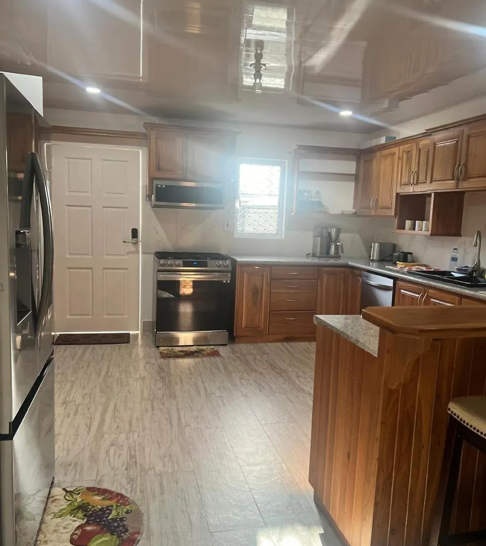 Crusoe Escape Villa كراون بوينت