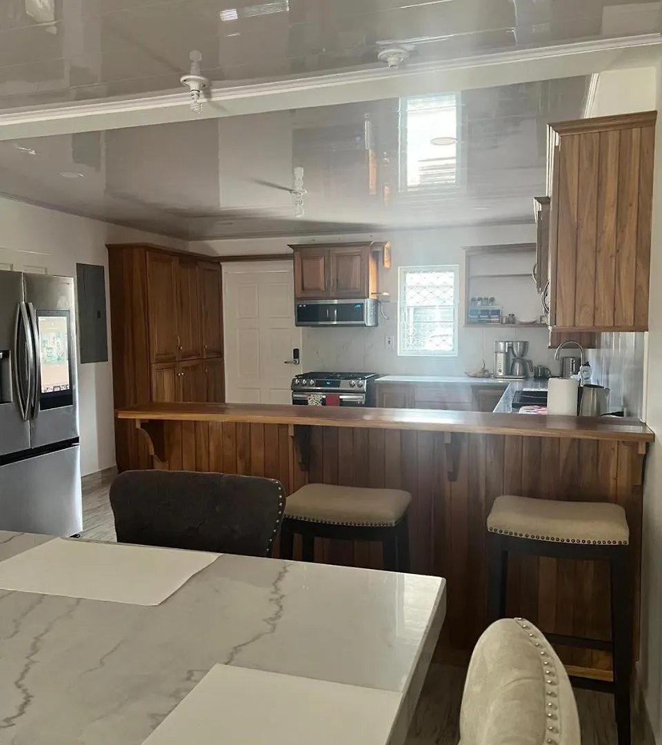 Crusoe Escape Villa كراون بوينت