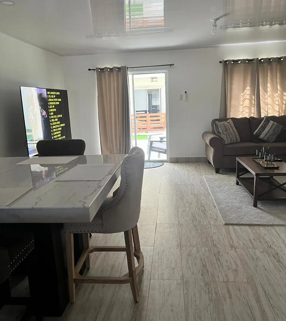 بيت للعطل Crusoe Escape Villa كراون بوينت